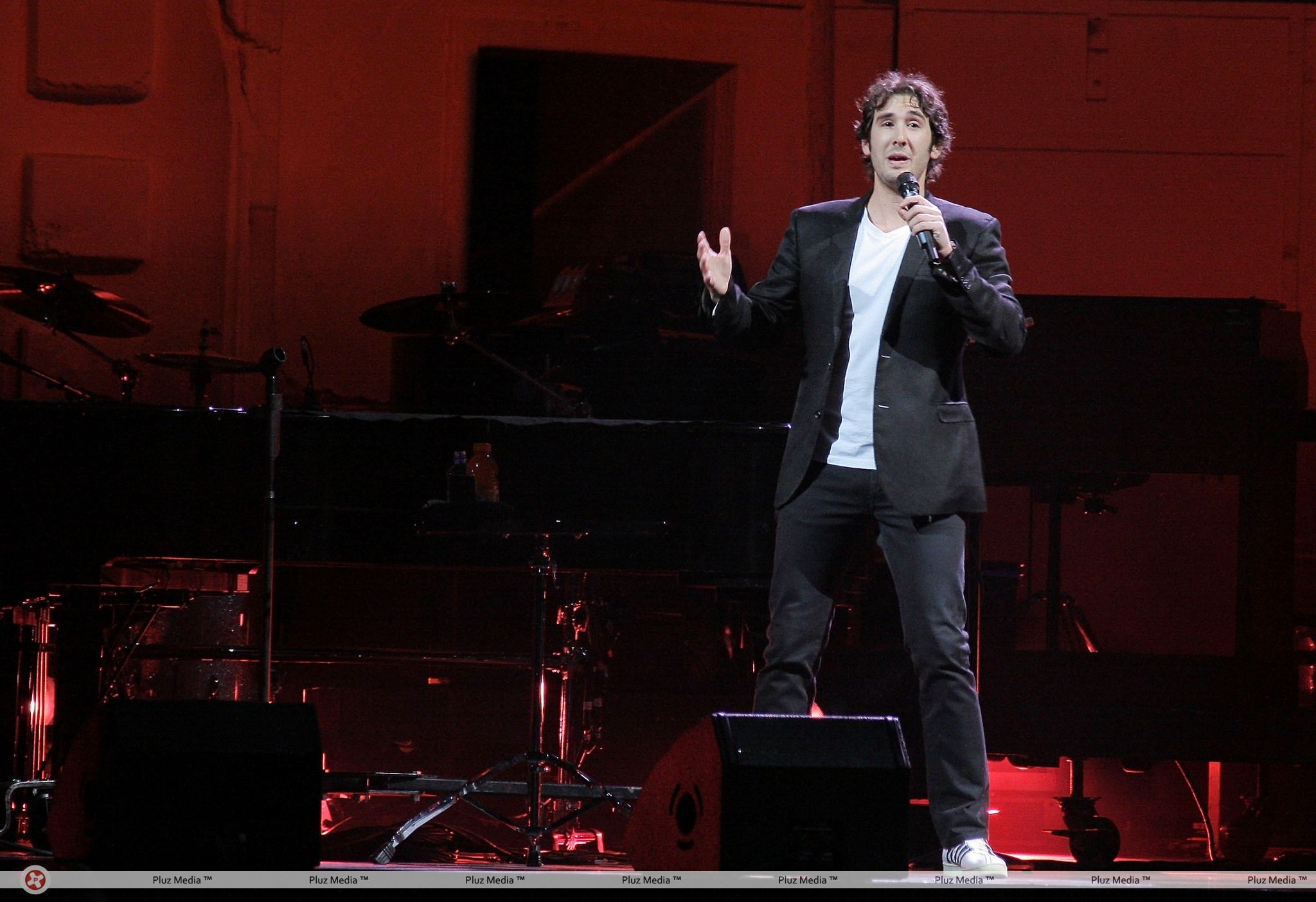 Josh Groban performs at the Bank Atlantic Center | Picture 111493